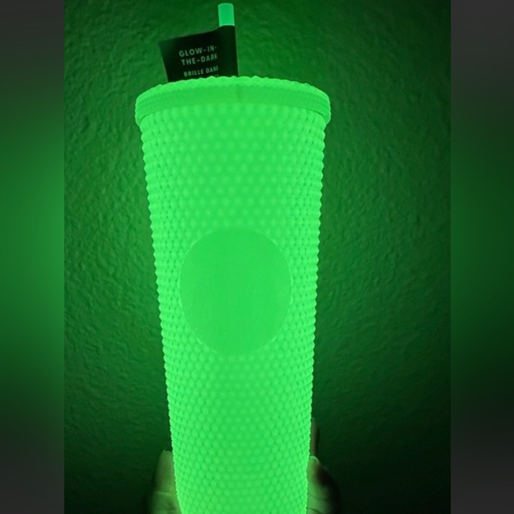NWT Starbucks glow in the dark 24 ounce tumbler
